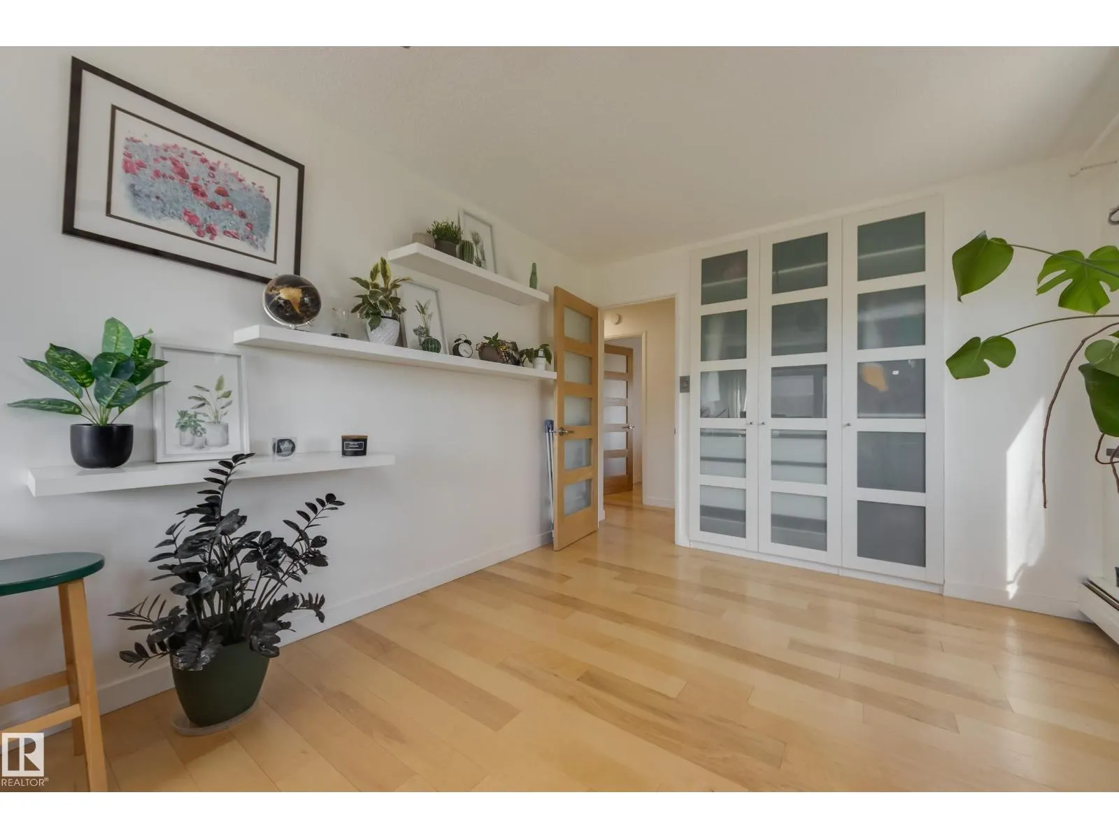 #504 9909 110 ST NW
