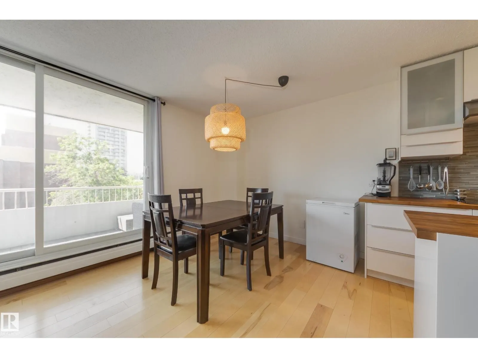 #504 9909 110 ST NW