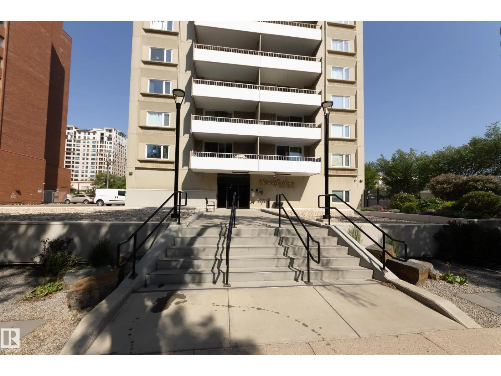 #504 9909 110 ST NW