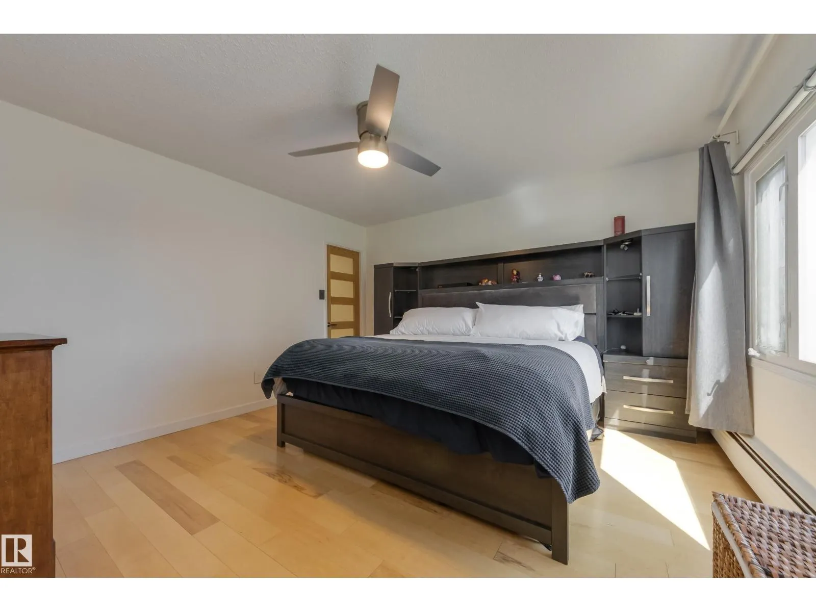 #504 9909 110 ST NW