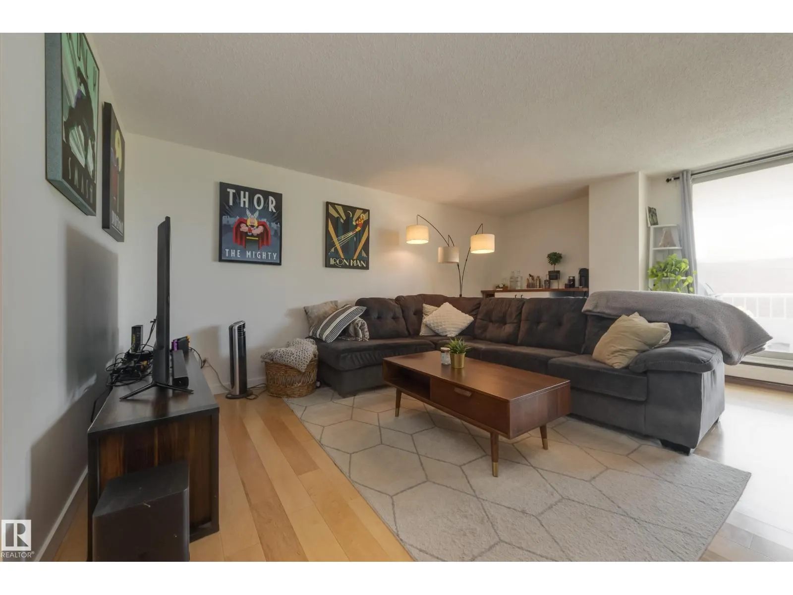 #504 9909 110 ST NW