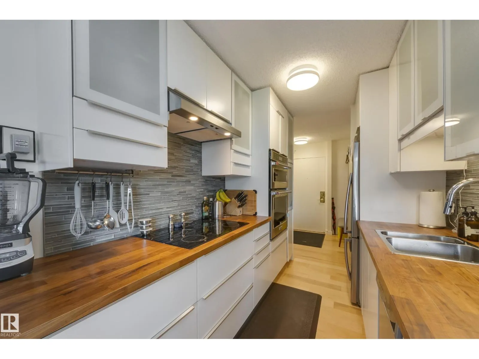 #504 9909 110 ST NW