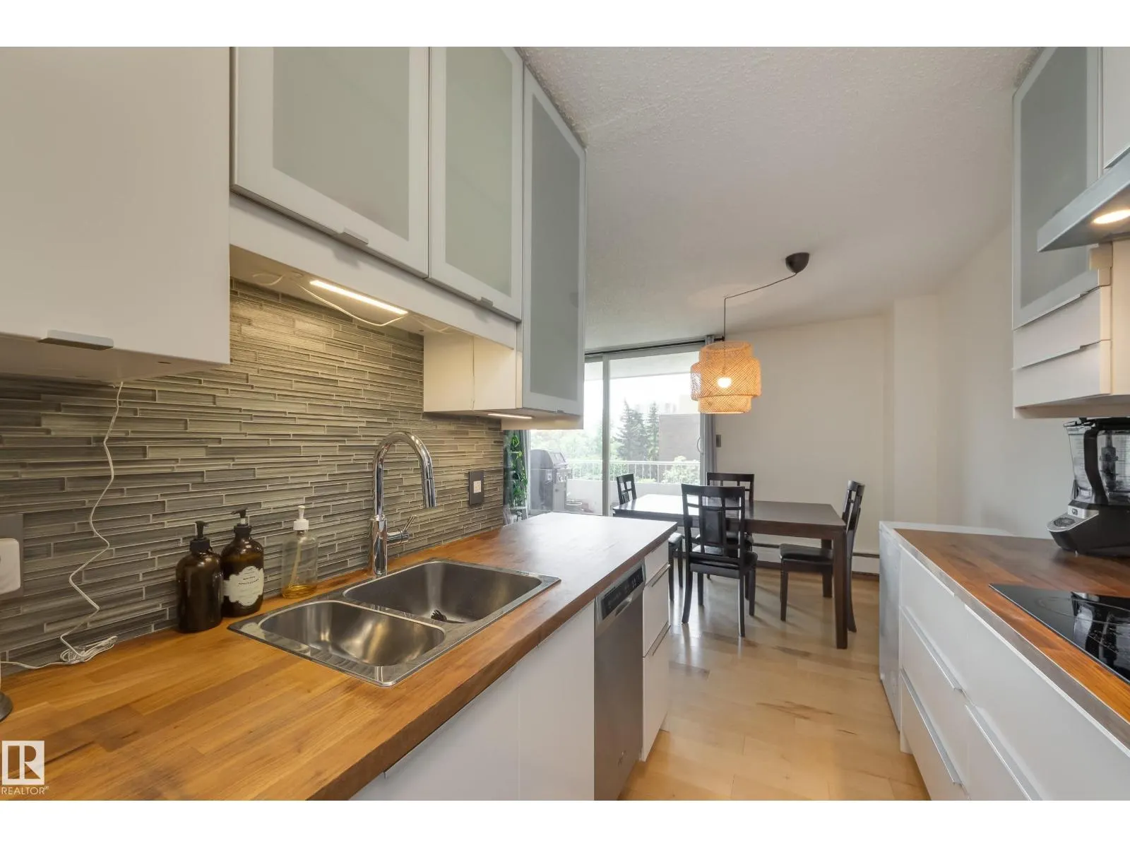 #504 9909 110 ST NW