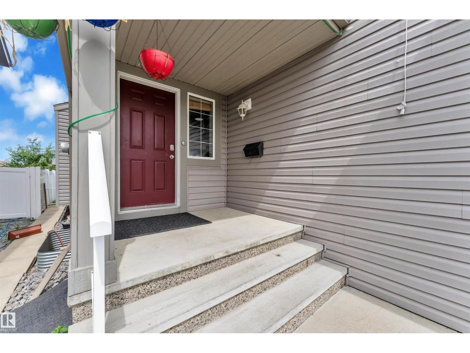 3436 28 ST NW
