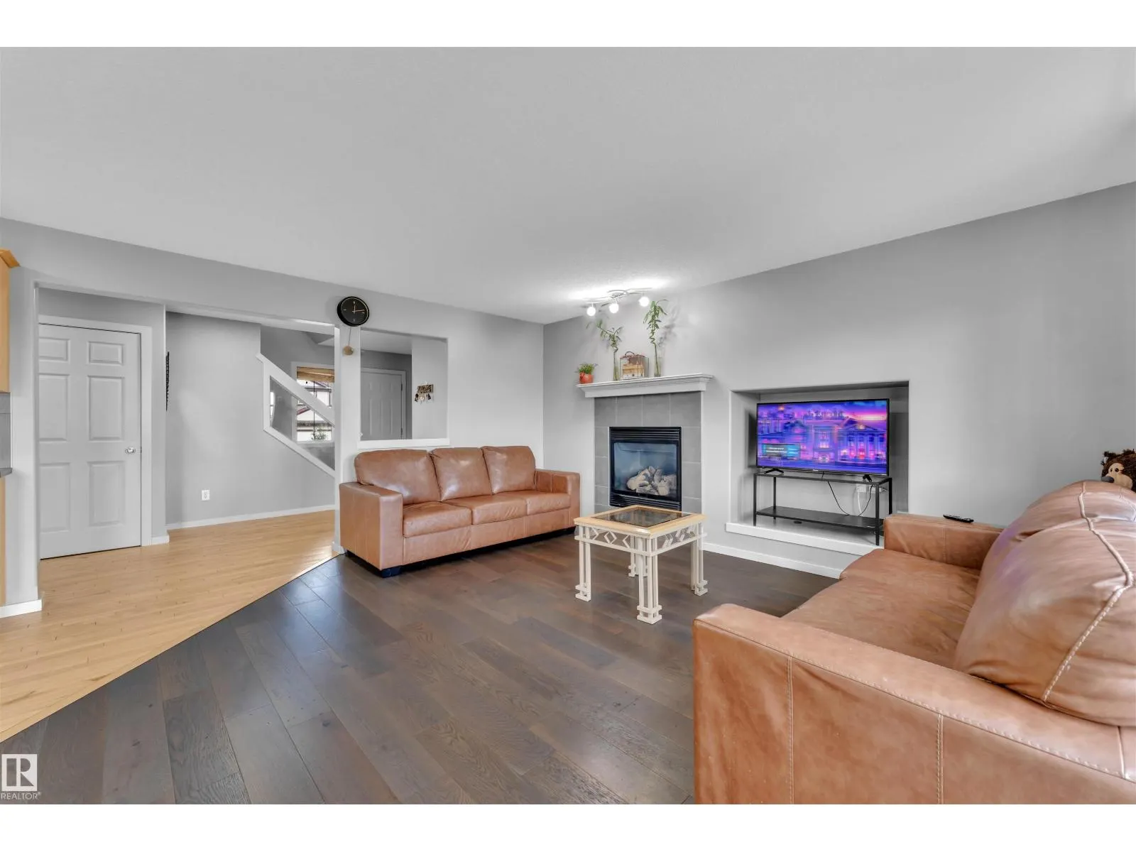 3436 28 ST NW