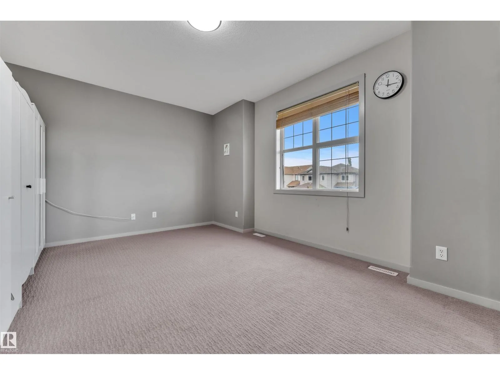 3436 28 ST NW