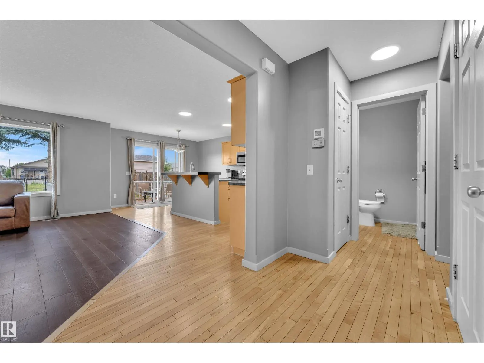 3436 28 ST NW