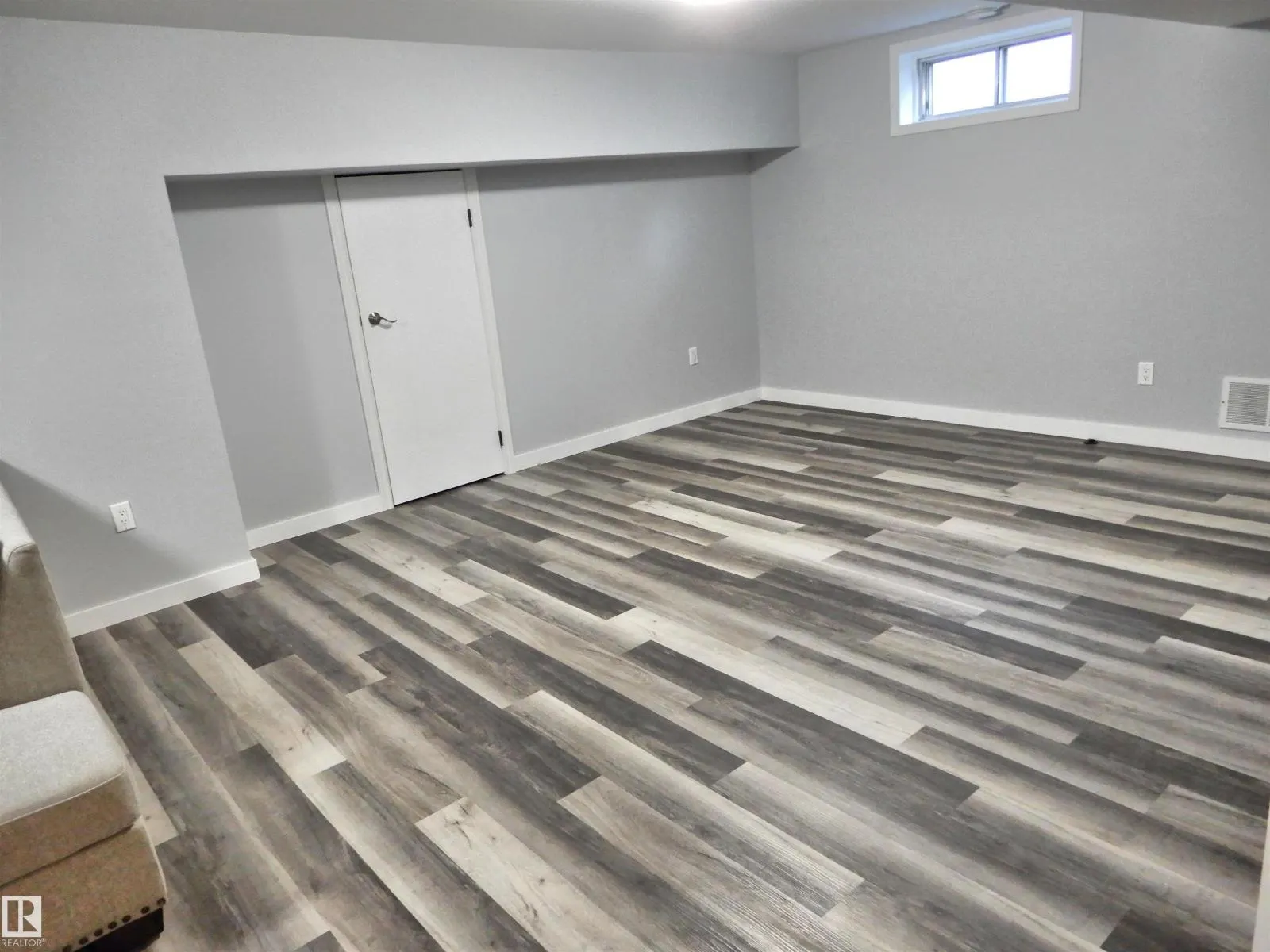 18617 62B AV NW