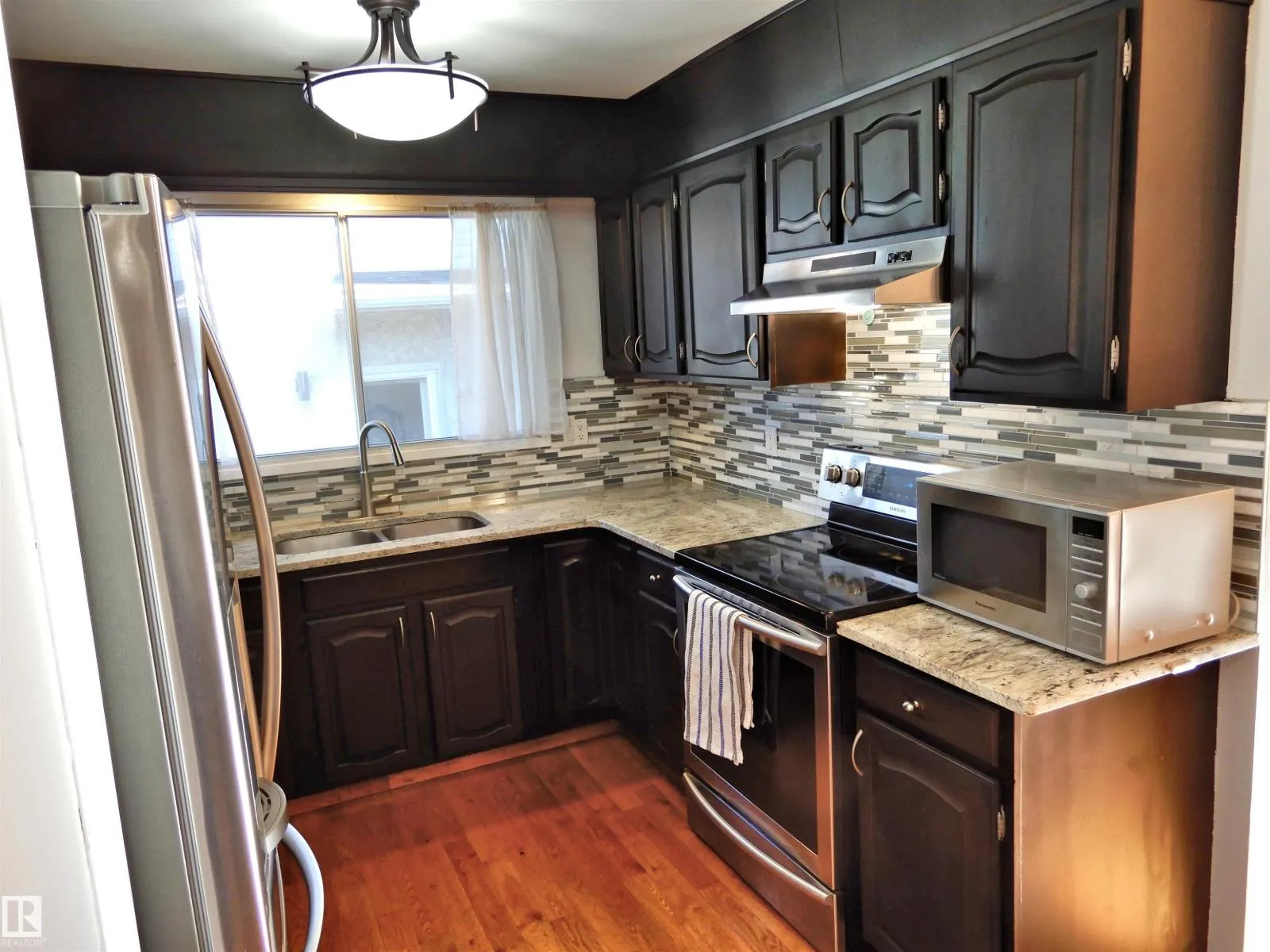 18617 62B AV NW