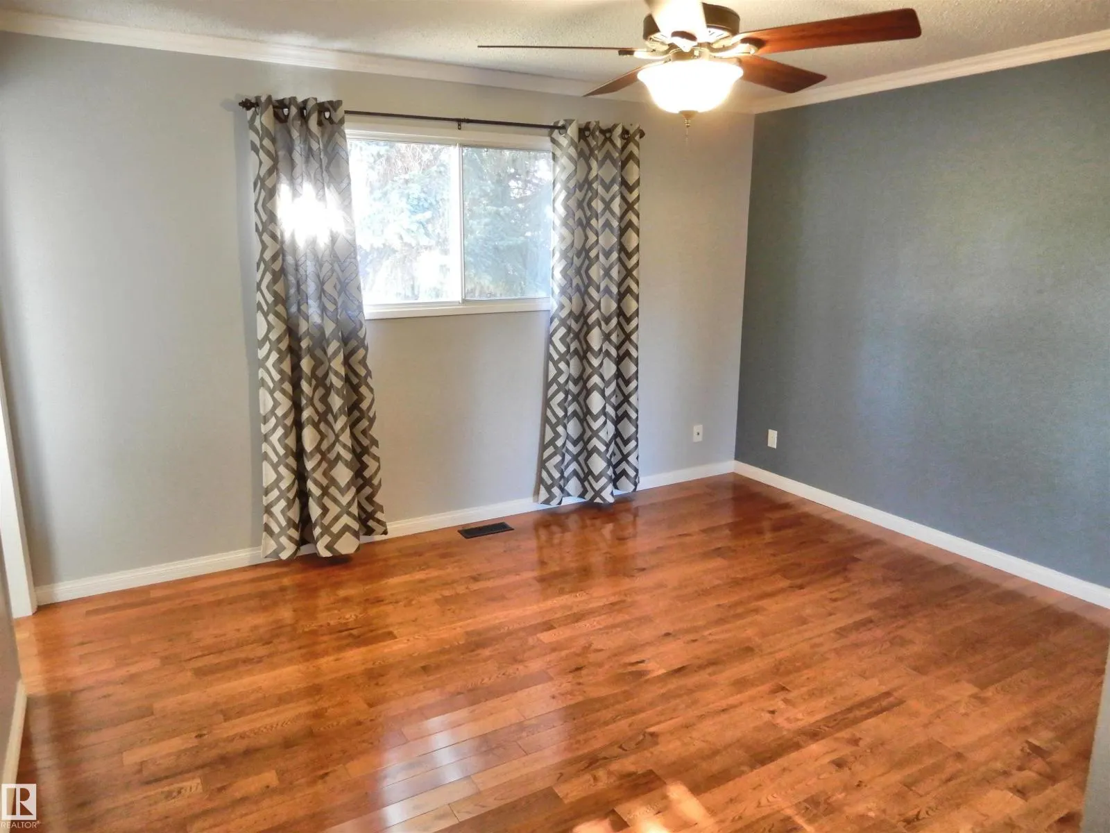 18617 62B AV NW
