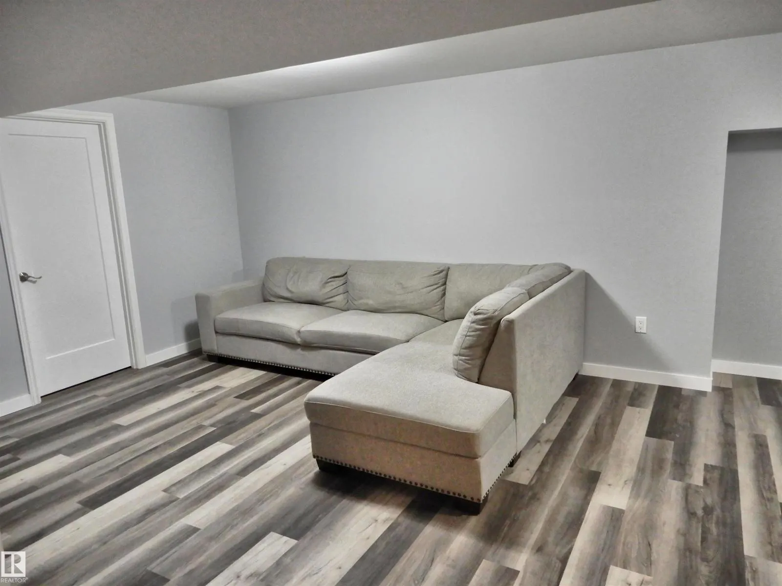 18617 62B AV NW