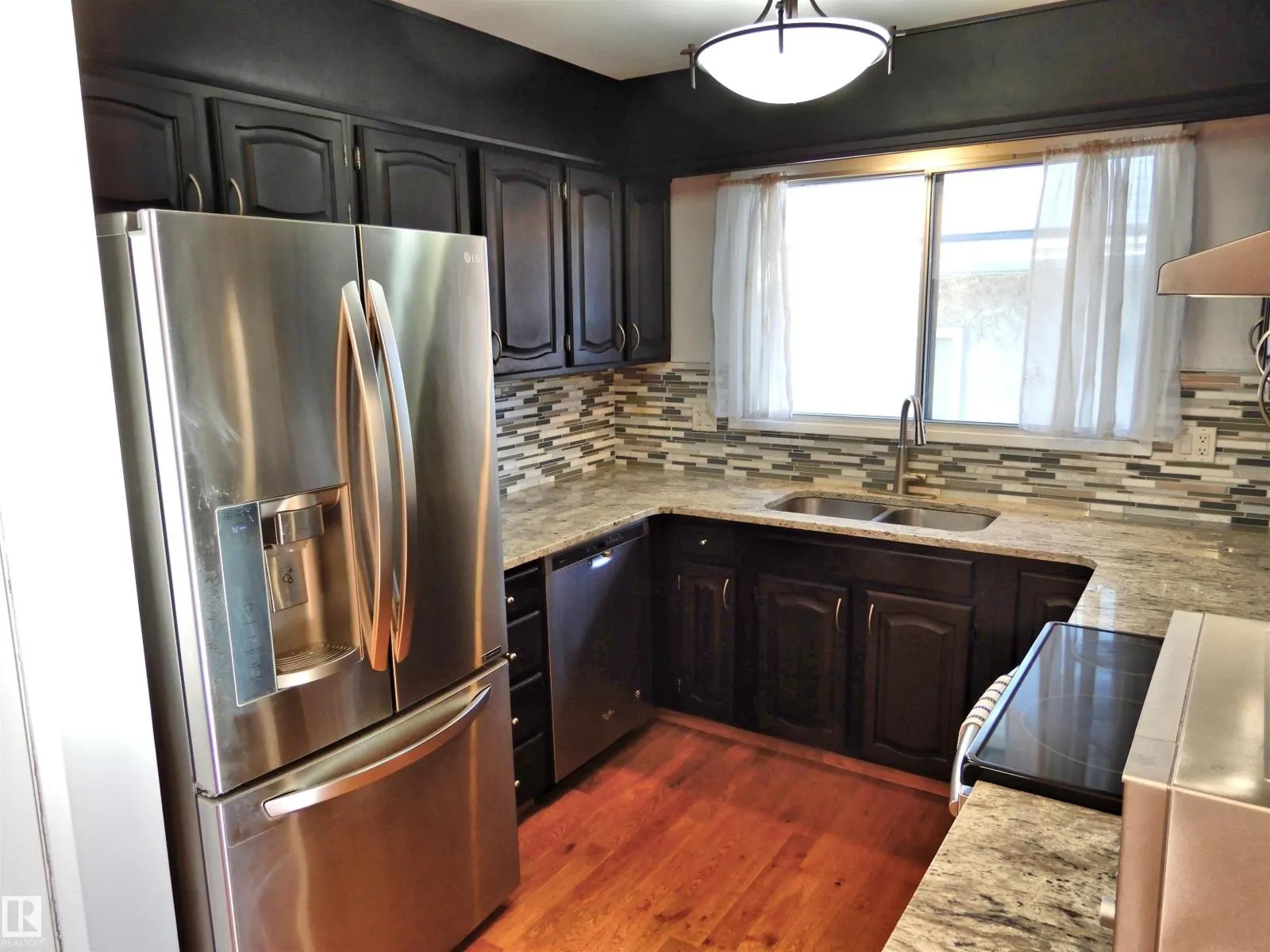 18617 62B AV NW