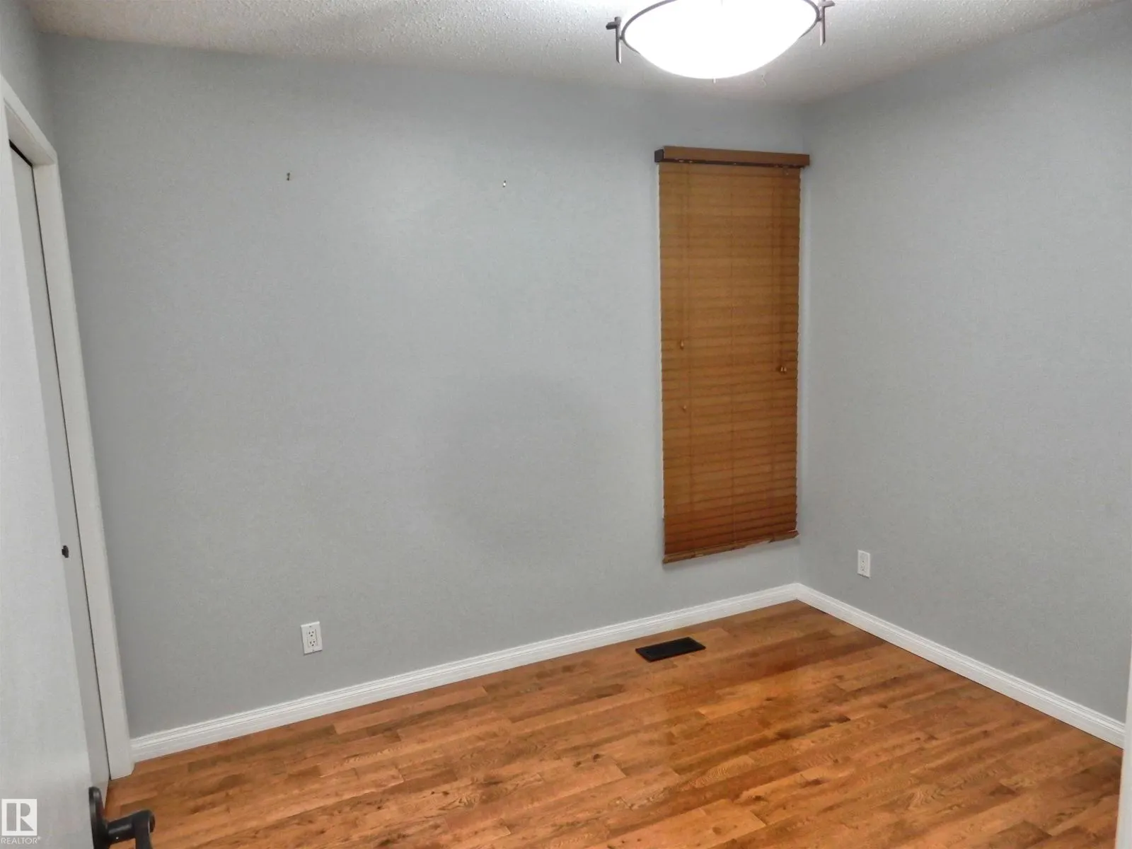 18617 62B AV NW