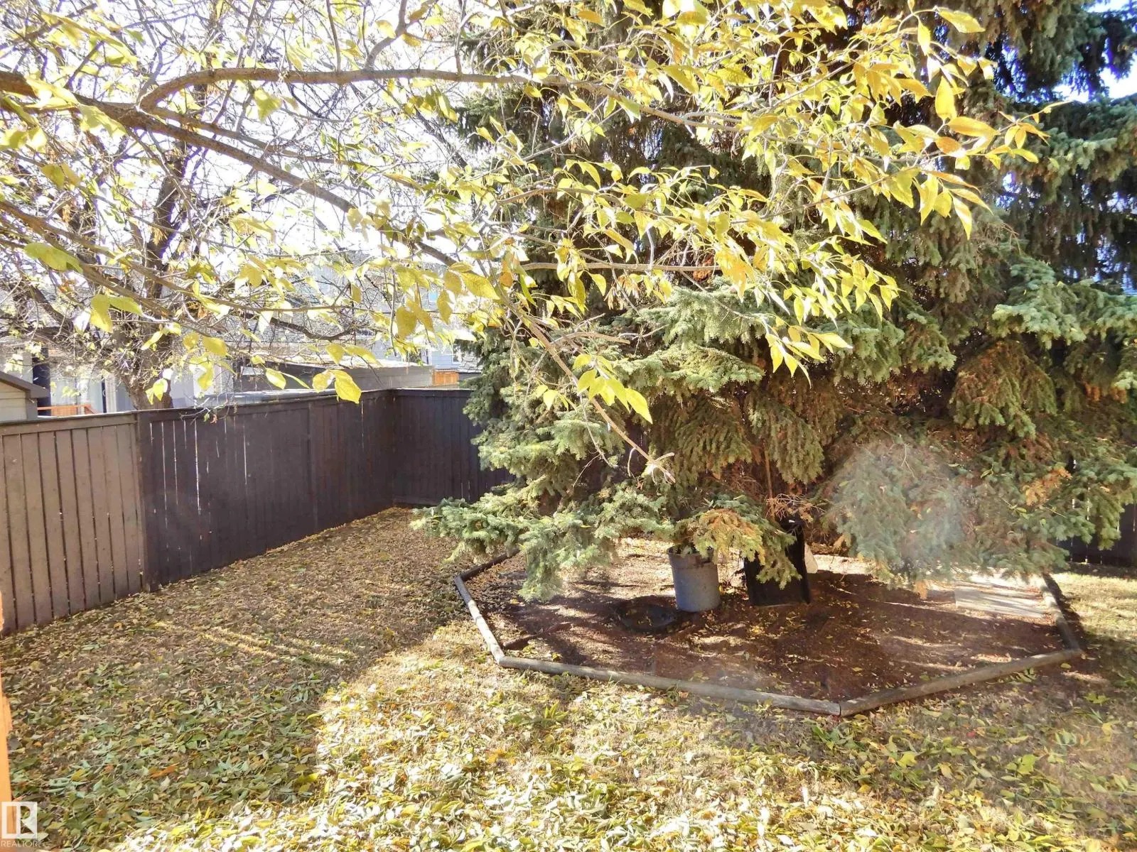 18617 62B AV NW