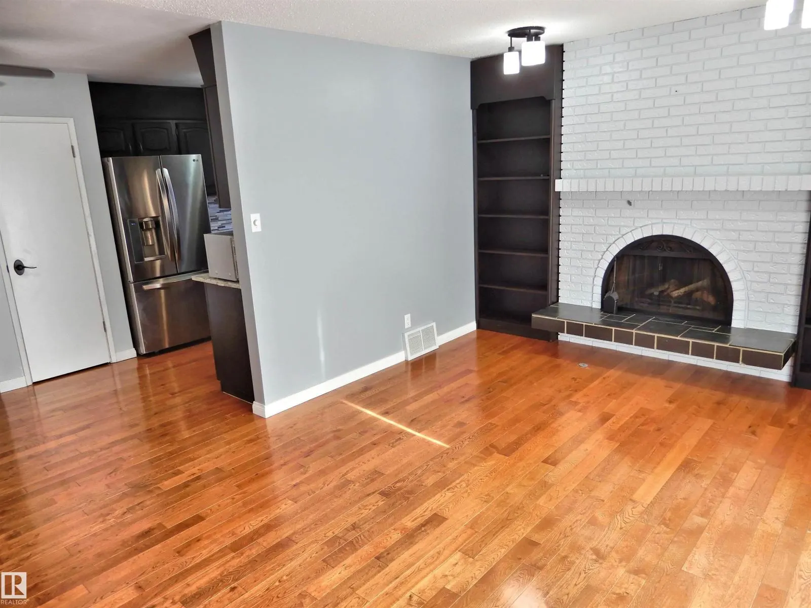 18617 62B AV NW
