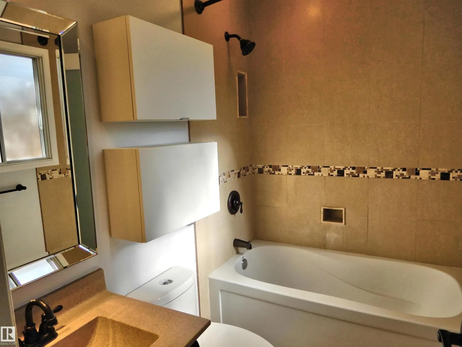18617 62B AV NW