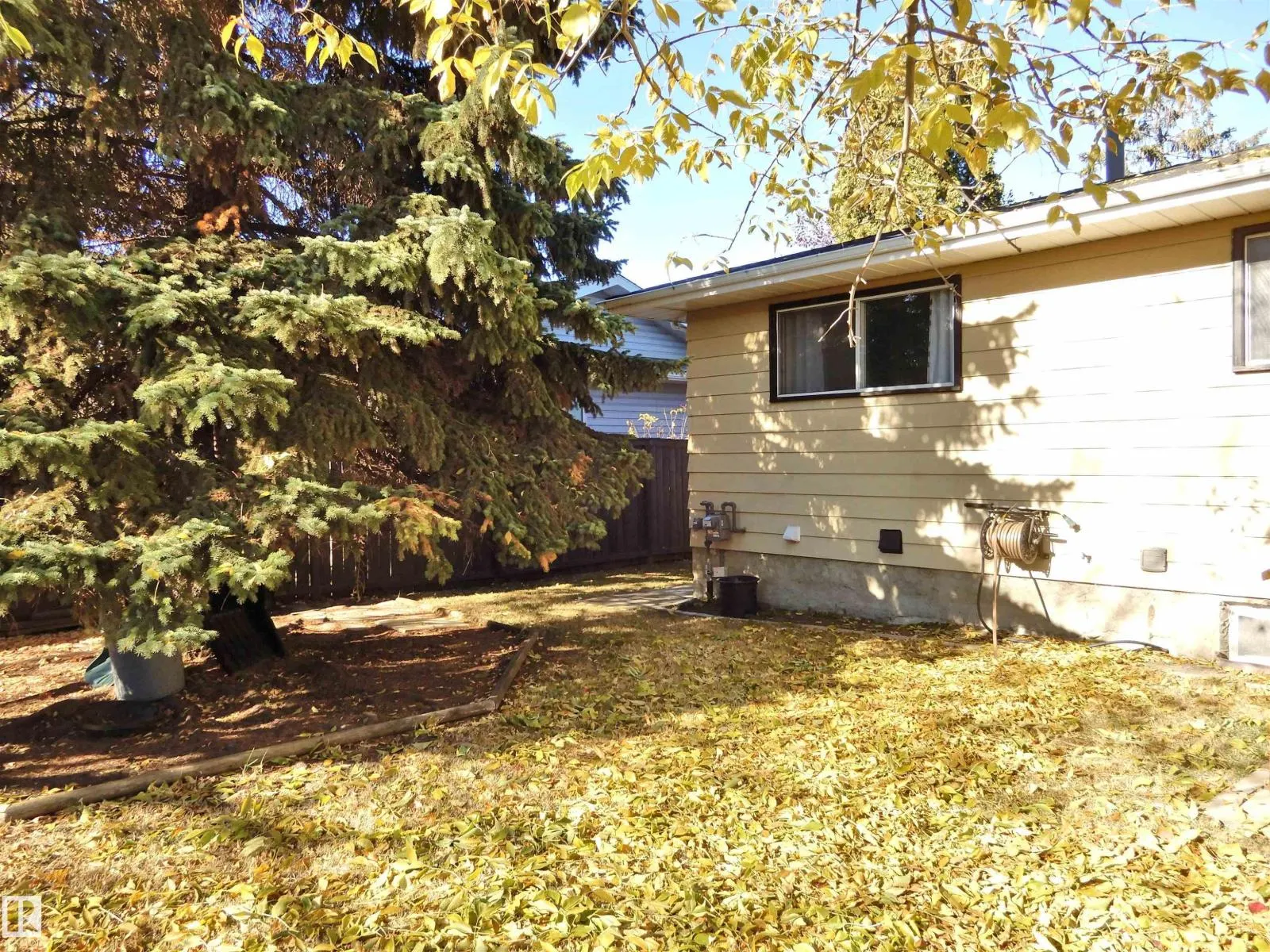 18617 62B AV NW