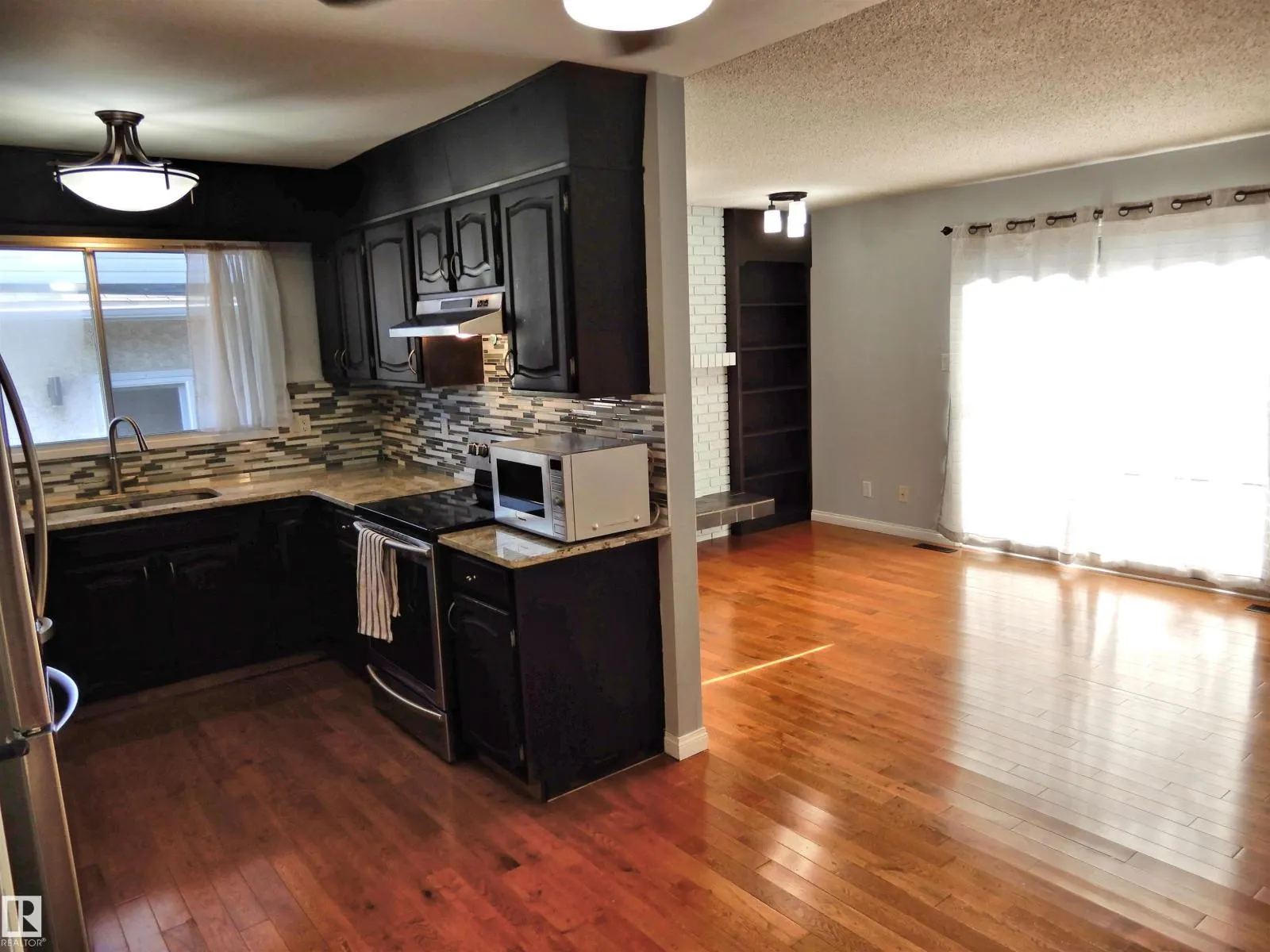 18617 62B AV NW