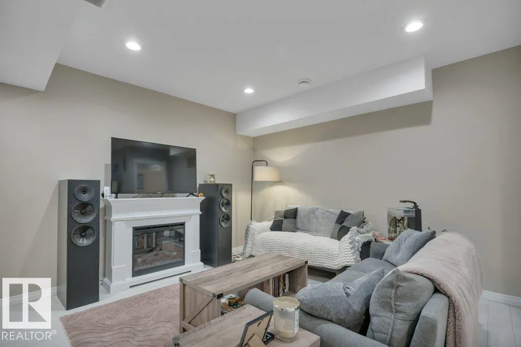 1 SOUTHFORK CL