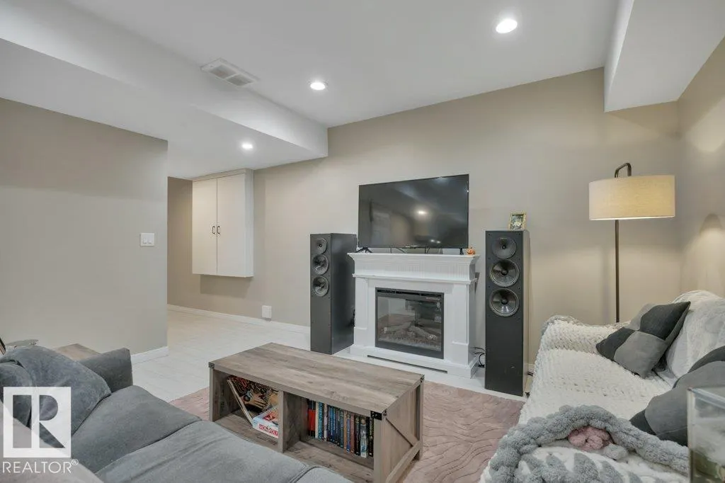 1 SOUTHFORK CL