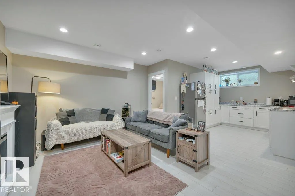 1 SOUTHFORK CL