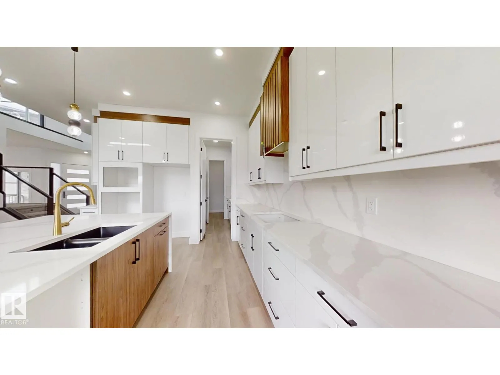 1707 18 ST NW
