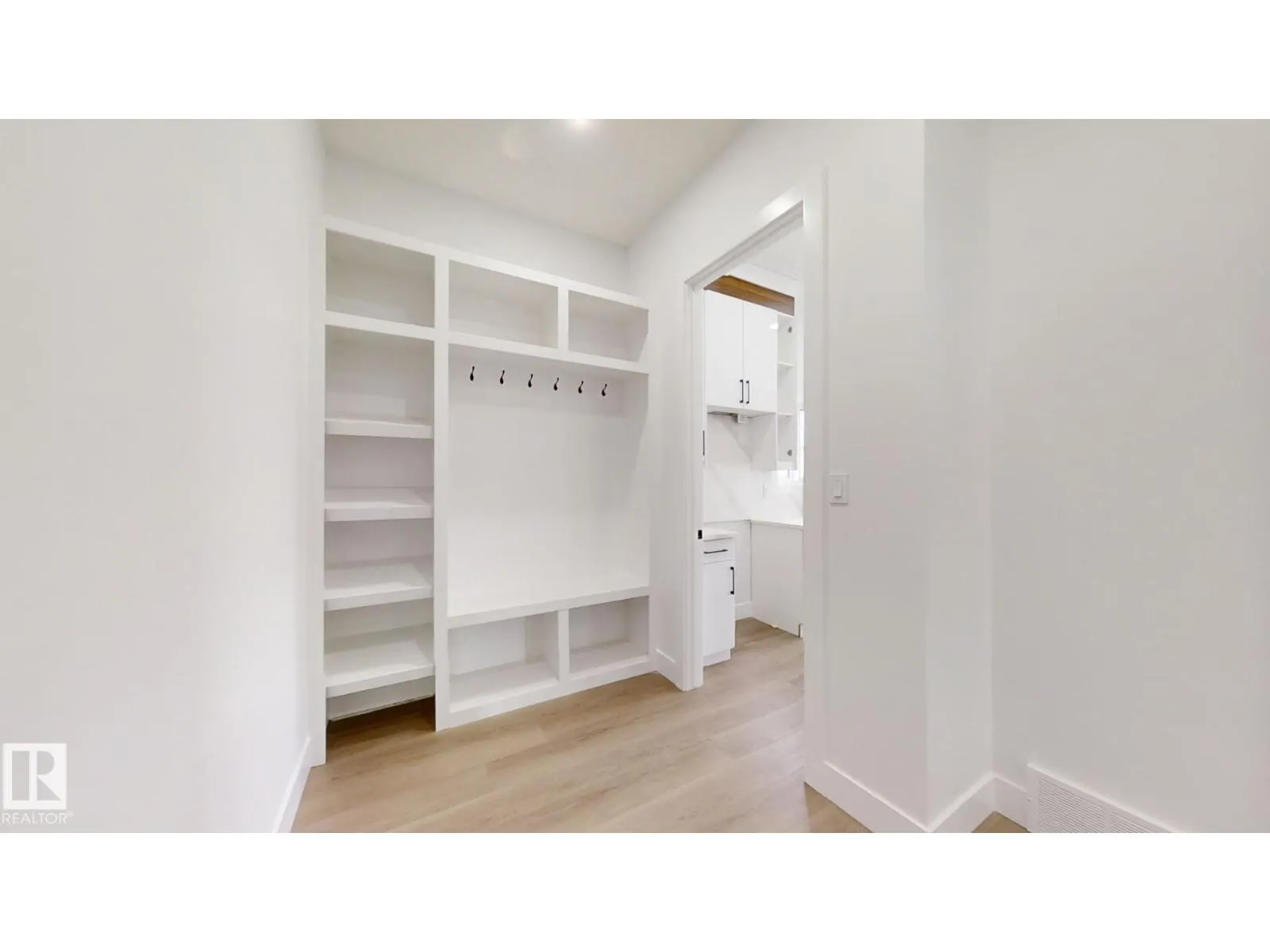 1707 18 ST NW