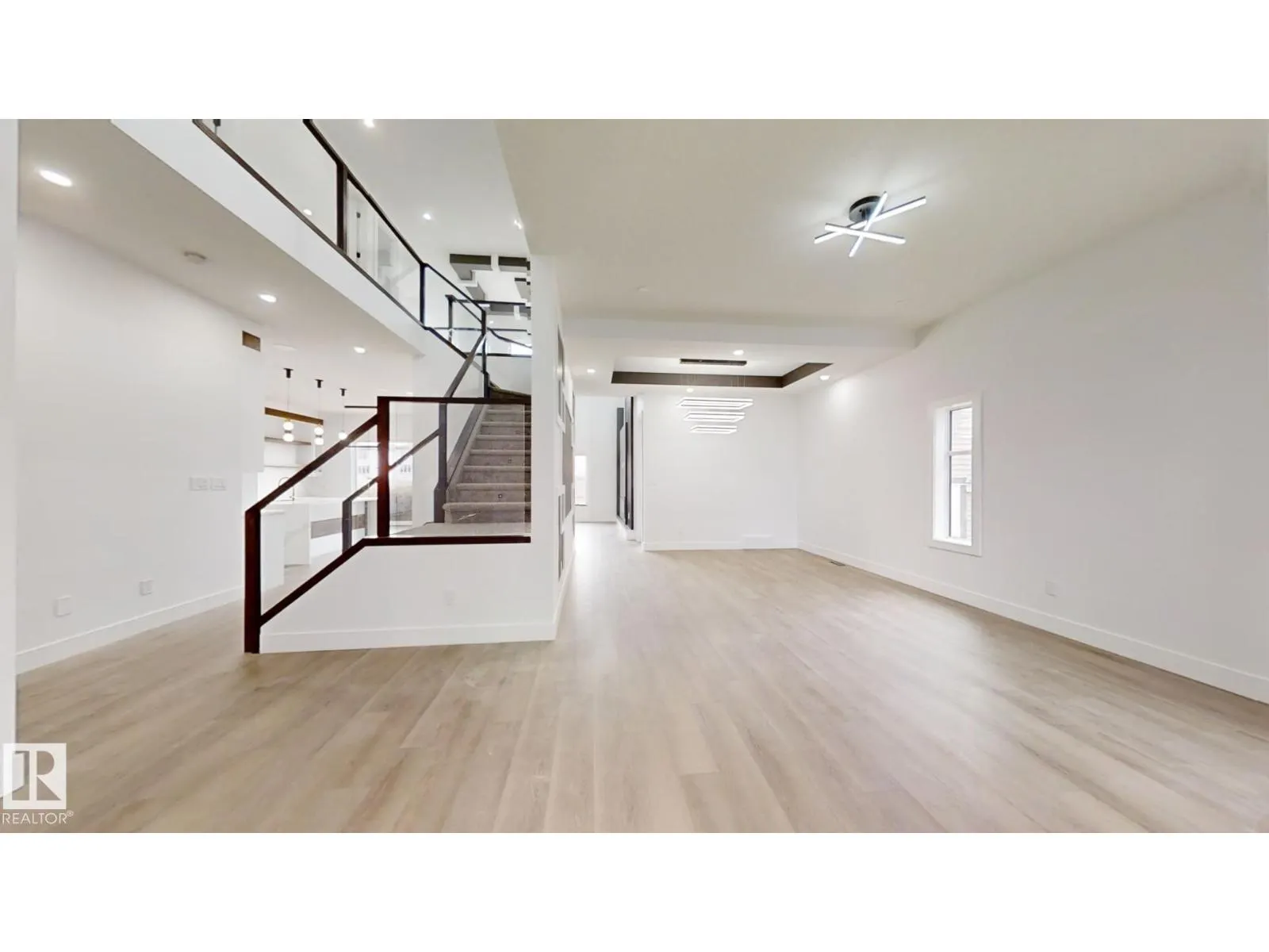 1707 18 ST NW