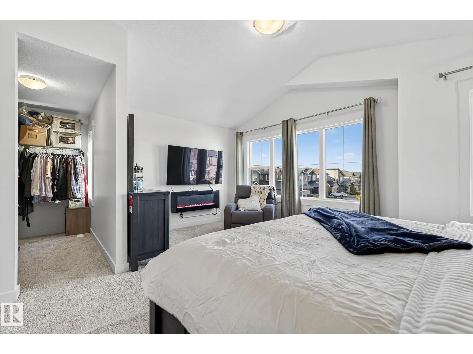 9611 224 ST NW