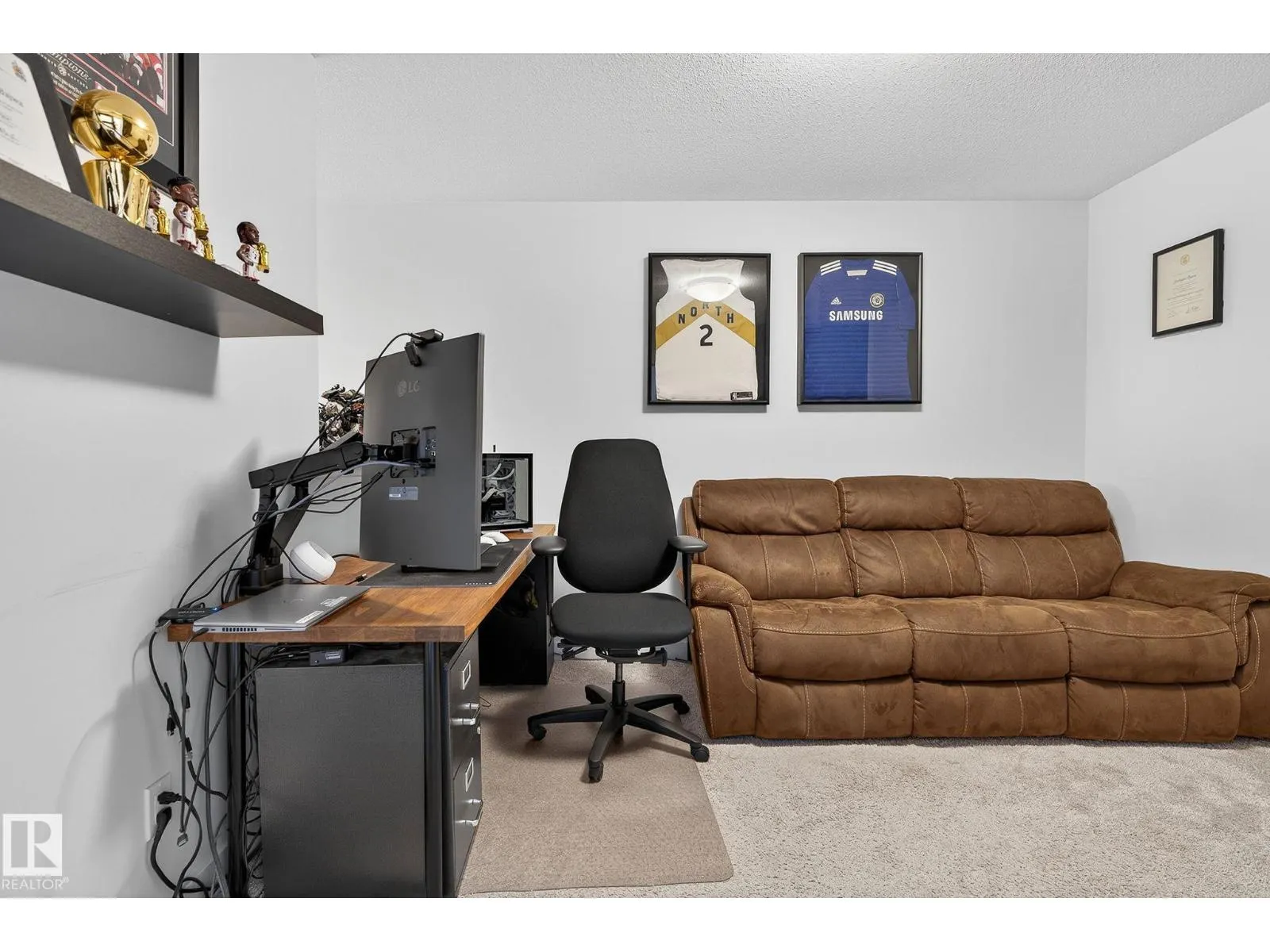 9611 224 ST NW