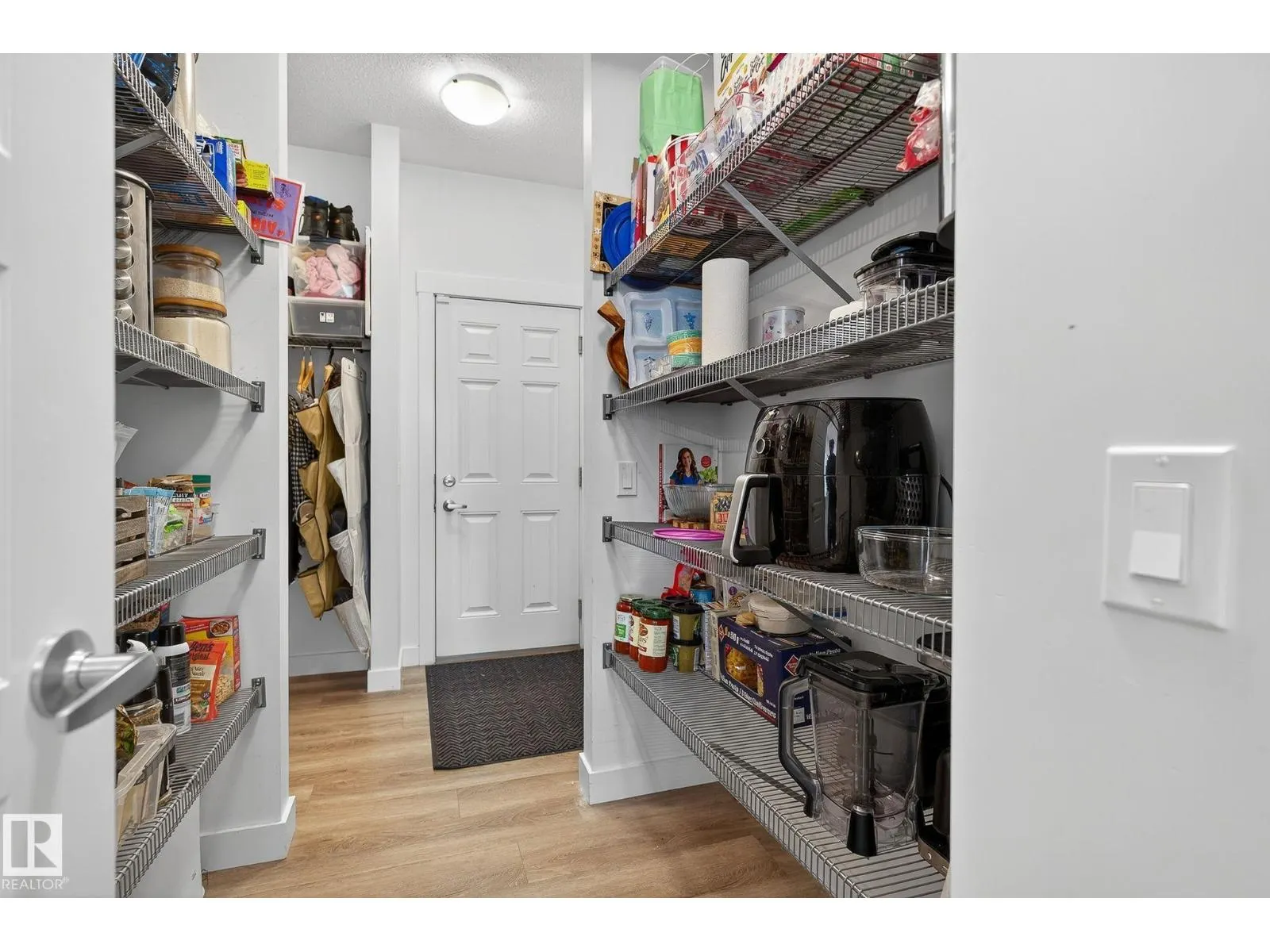 9611 224 ST NW