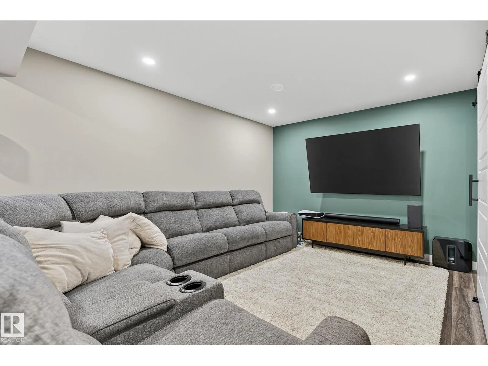 9611 224 ST NW