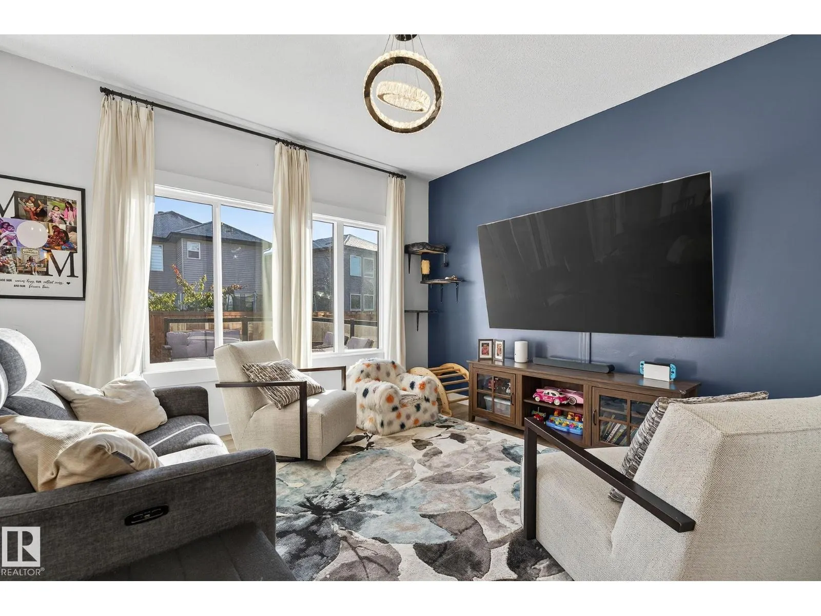 9611 224 ST NW
