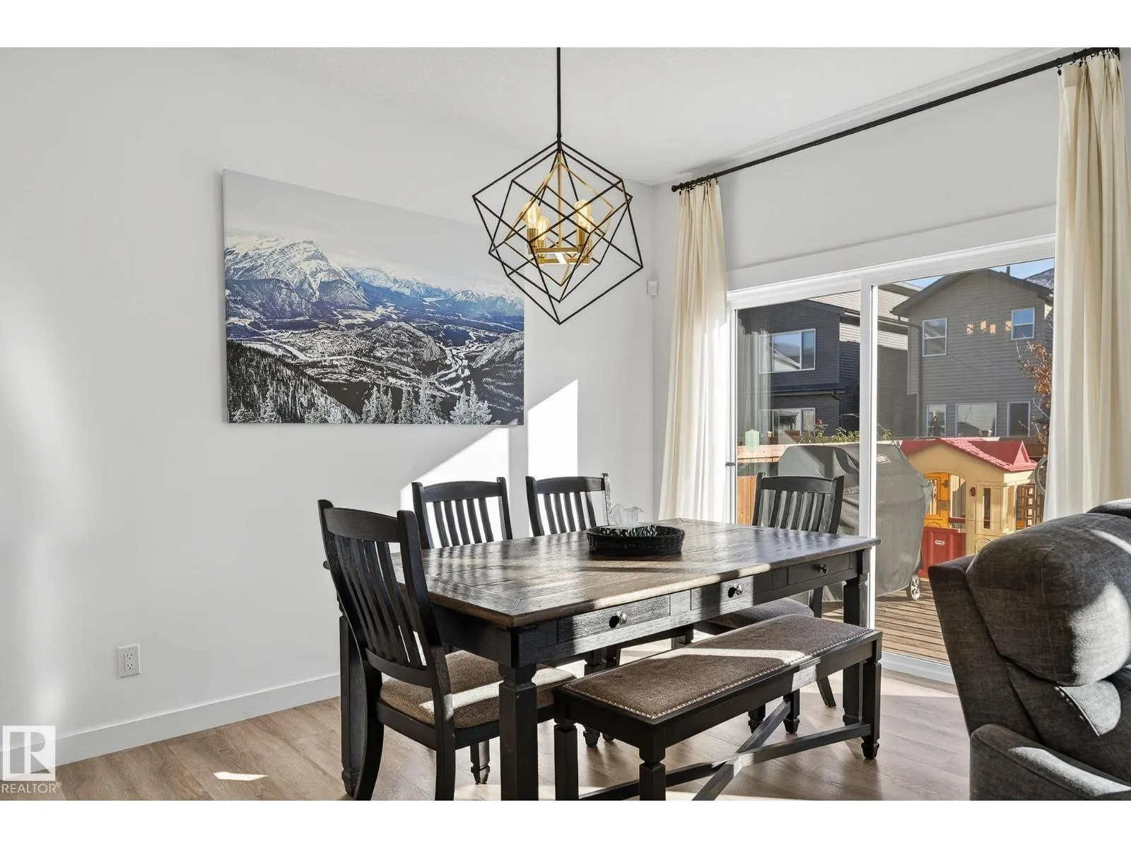 9611 224 ST NW