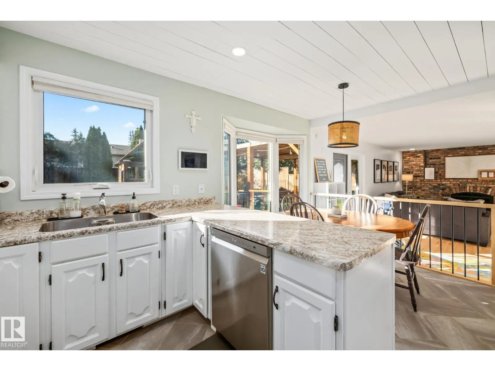 18215 62B AV NW