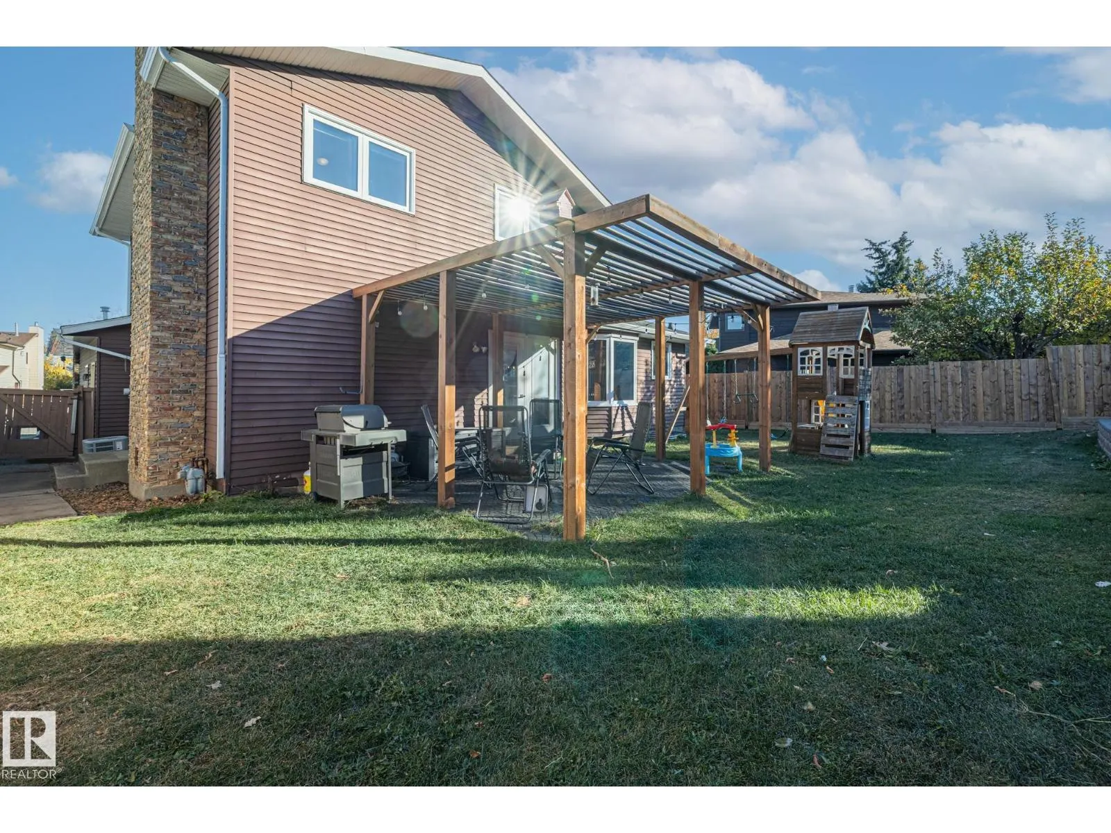 18215 62B AV NW