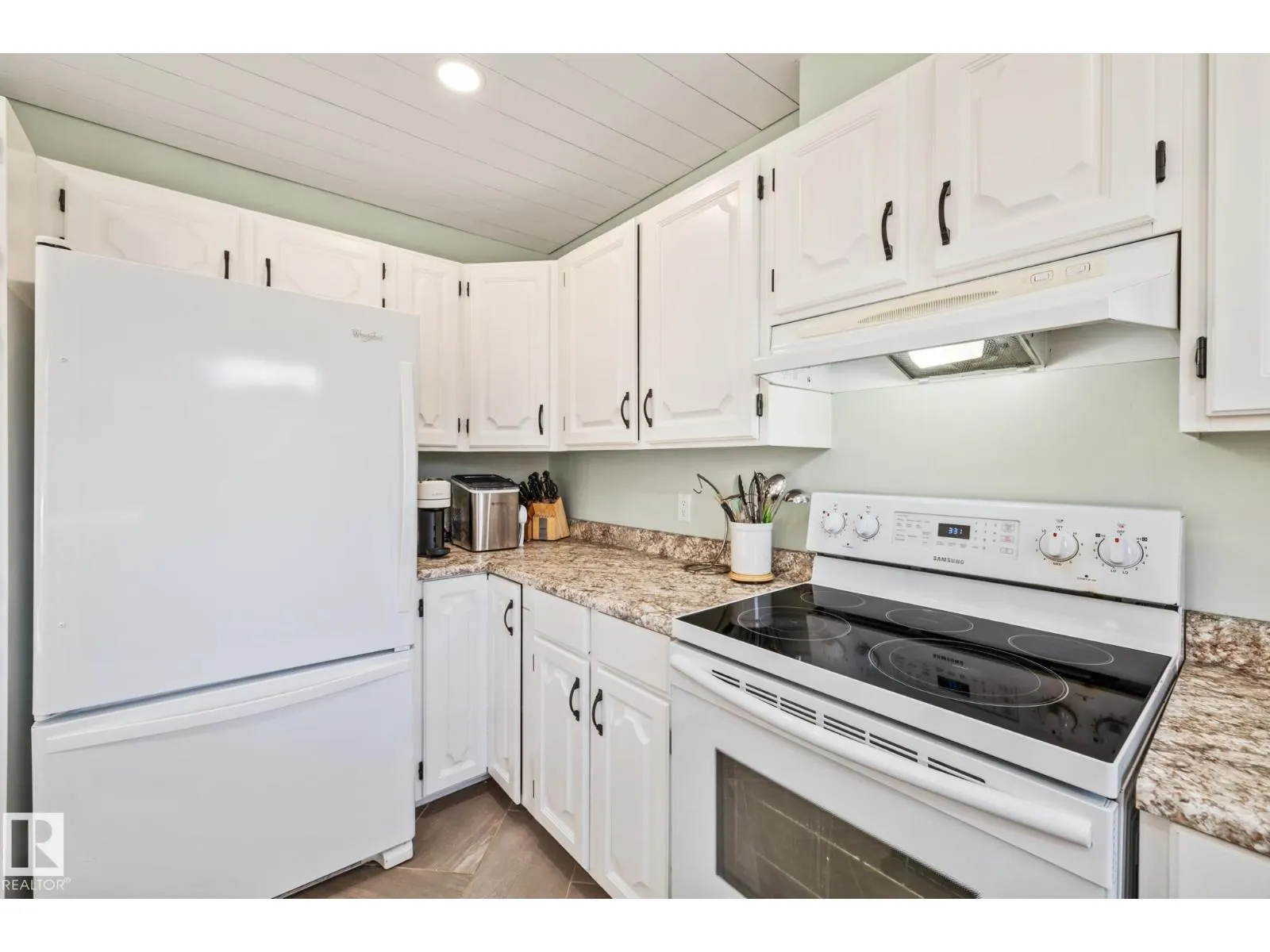 18215 62B AV NW