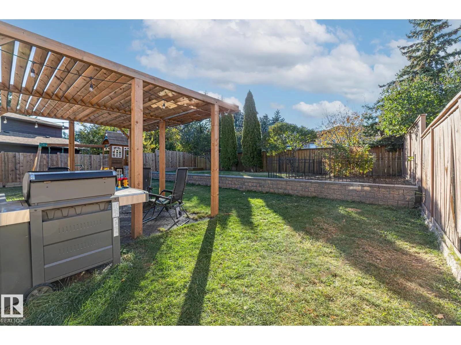 18215 62B AV NW