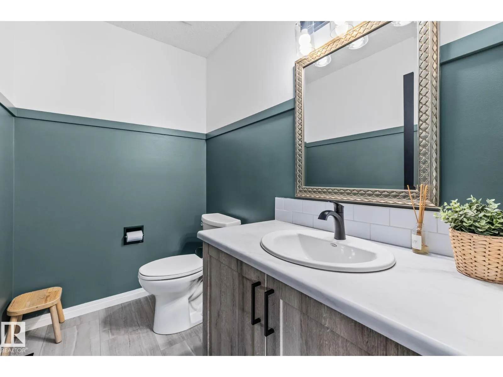 18215 62B AV NW