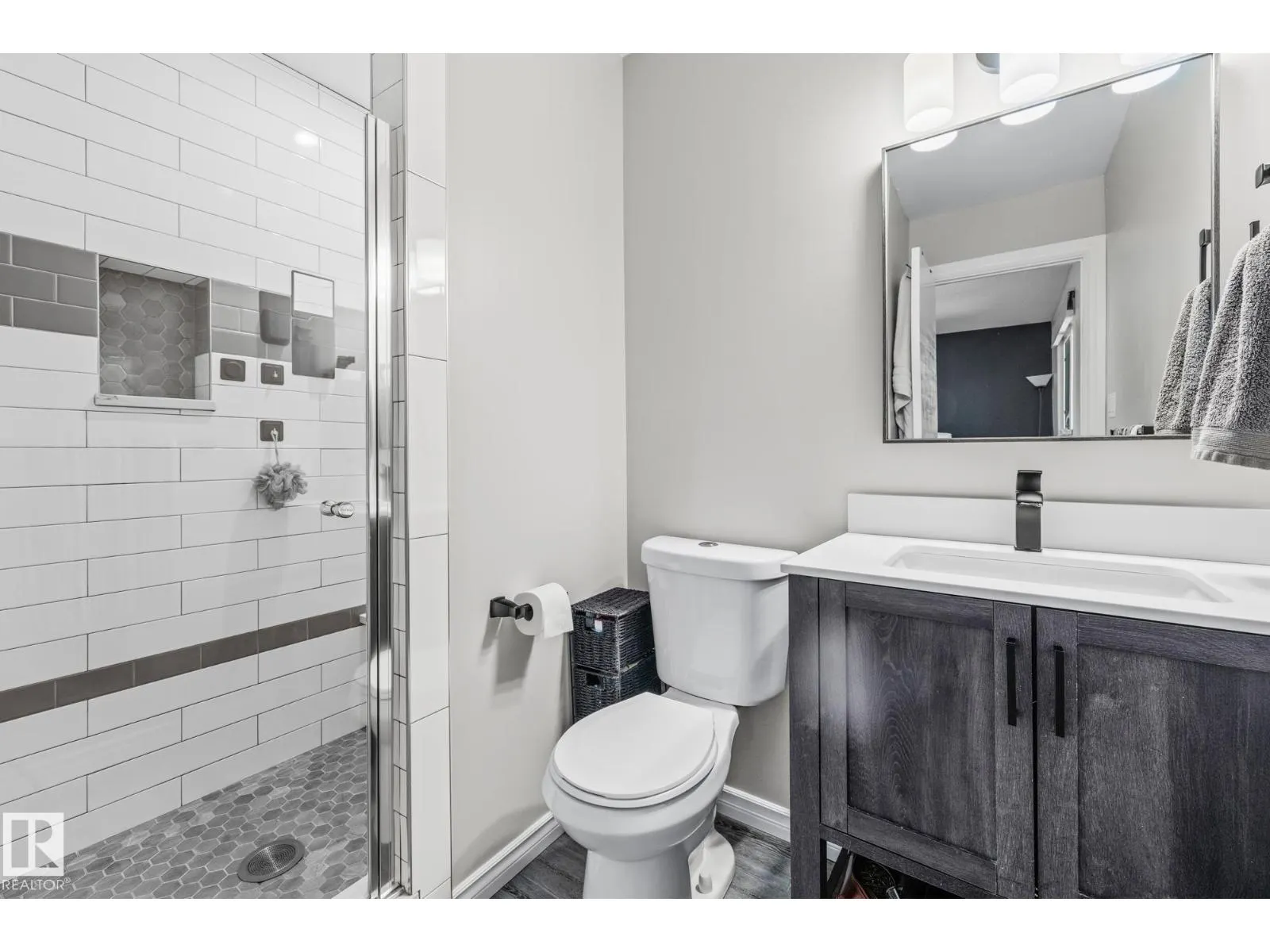 18215 62B AV NW