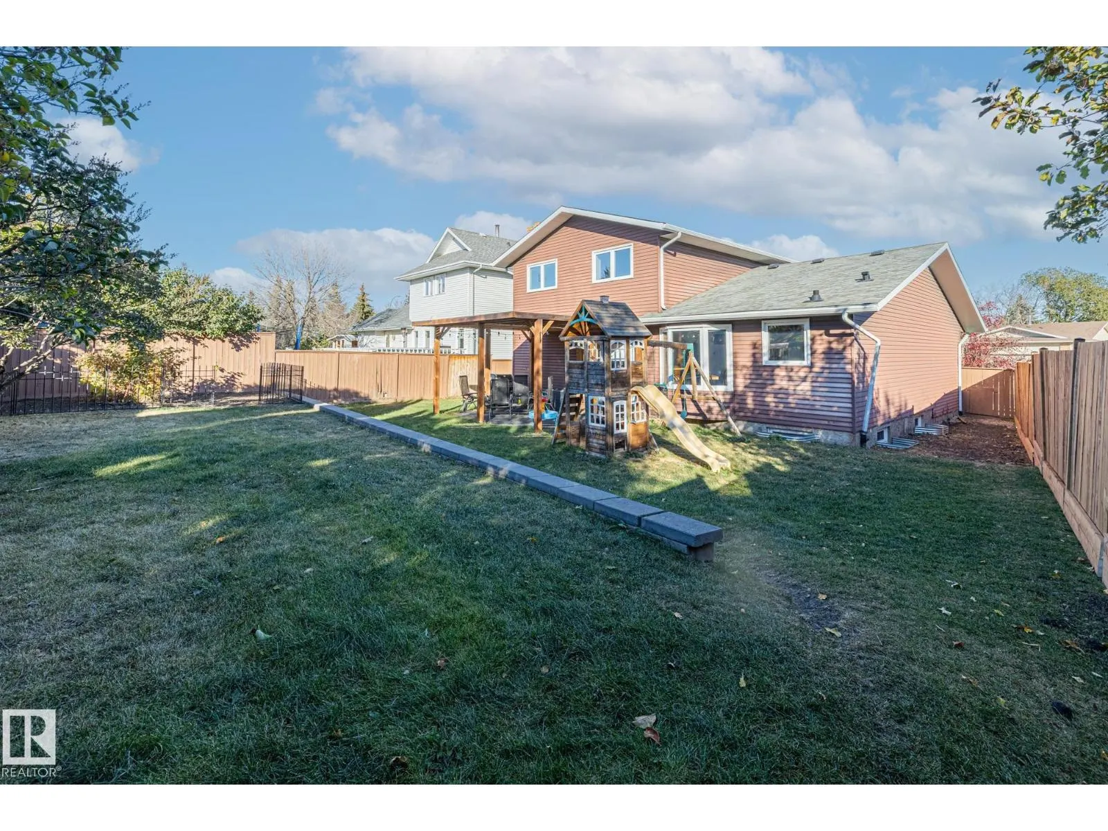 18215 62B AV NW