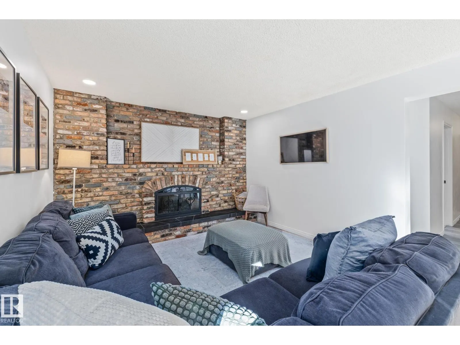 18215 62B AV NW