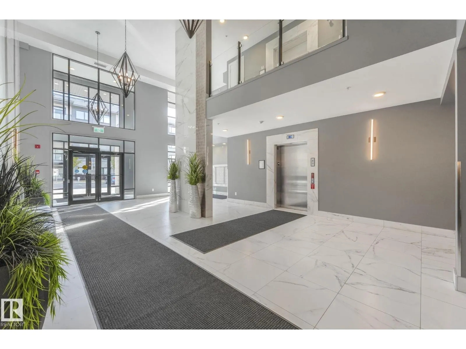 #206 528 GRIESBACH PARADE PR NW