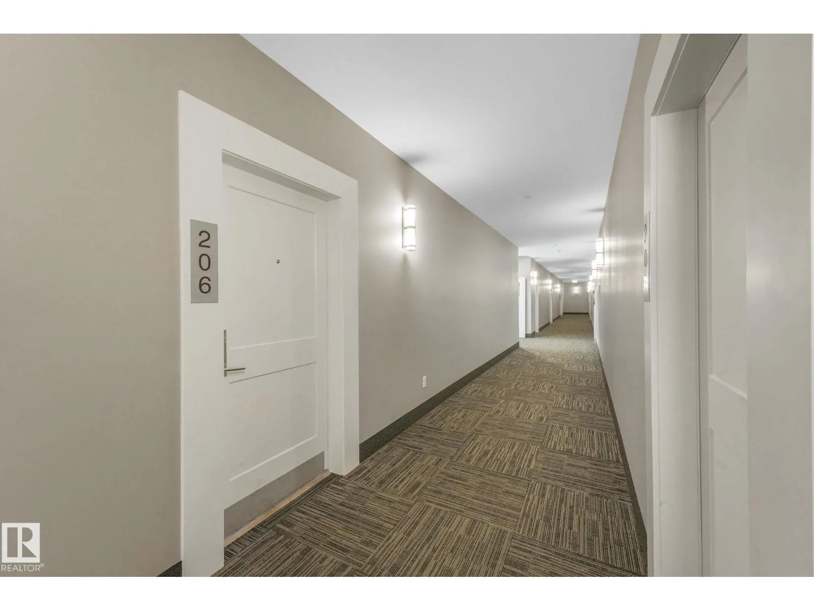 #206 528 GRIESBACH PARADE PR NW