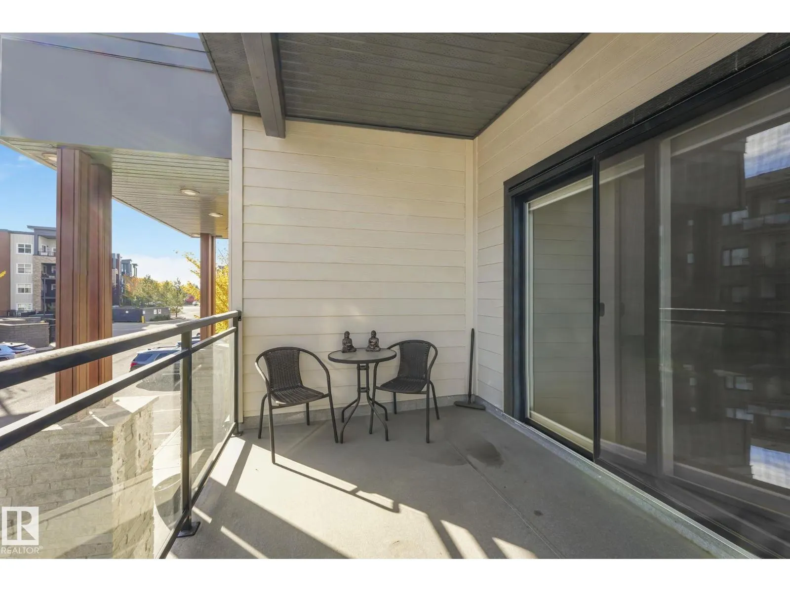 #206 528 GRIESBACH PARADE PR NW