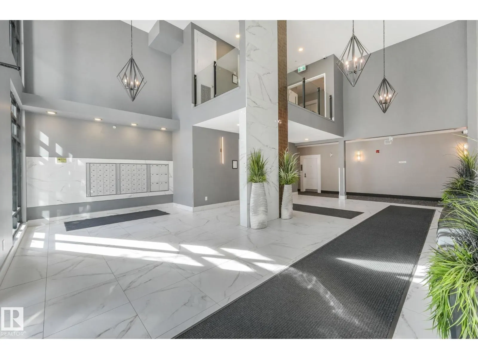 #206 528 GRIESBACH PARADE PR NW