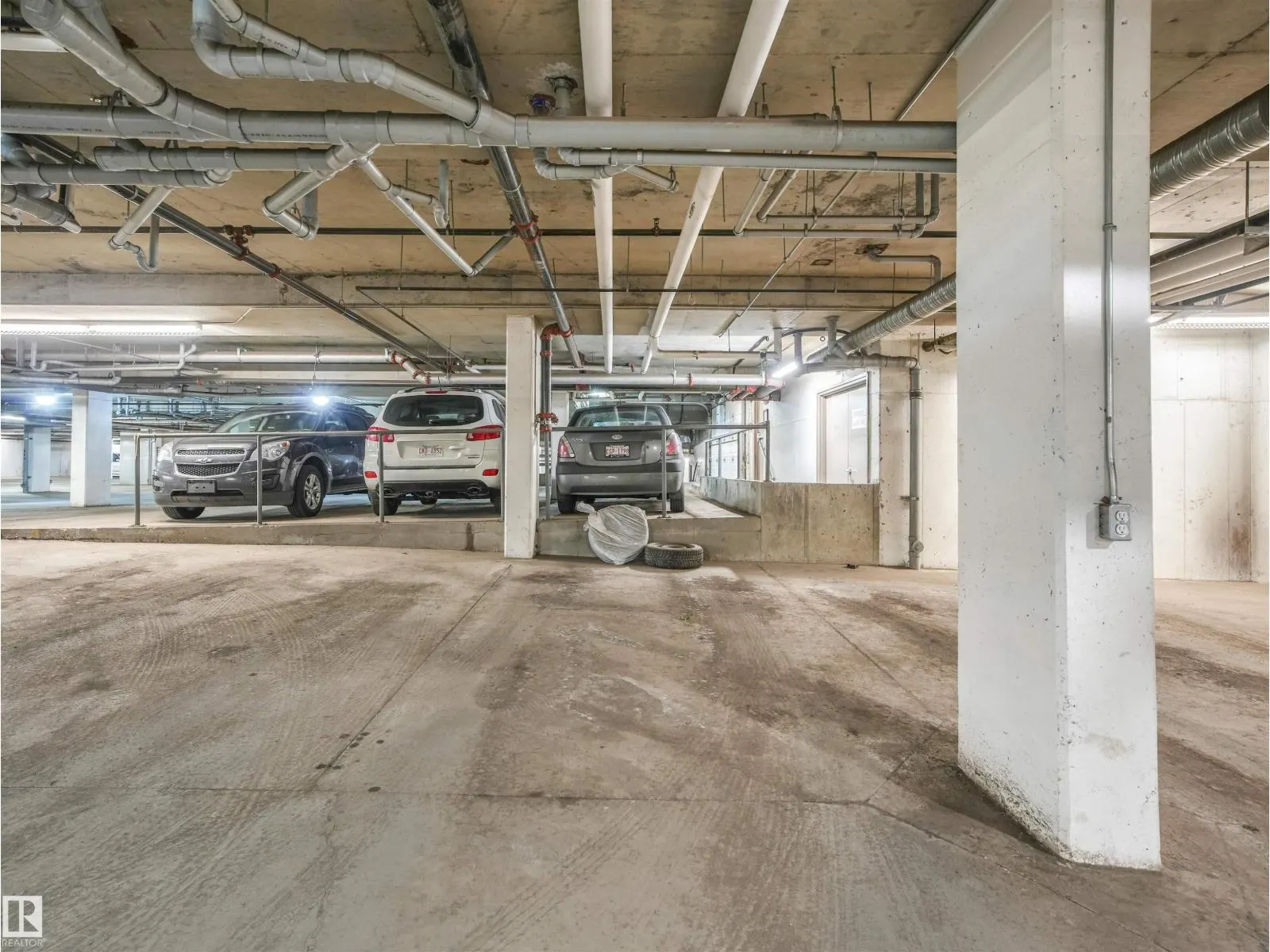 #302 10611 117 ST NW