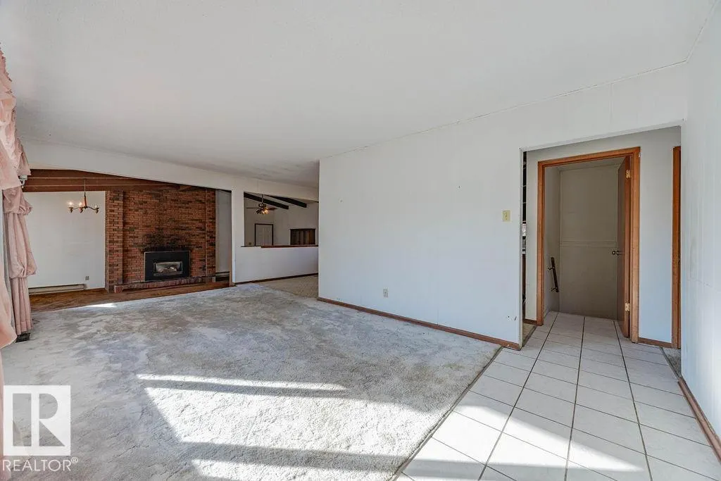 13546 90 ST NW