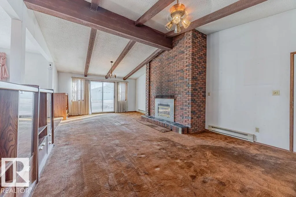 13546 90 ST NW