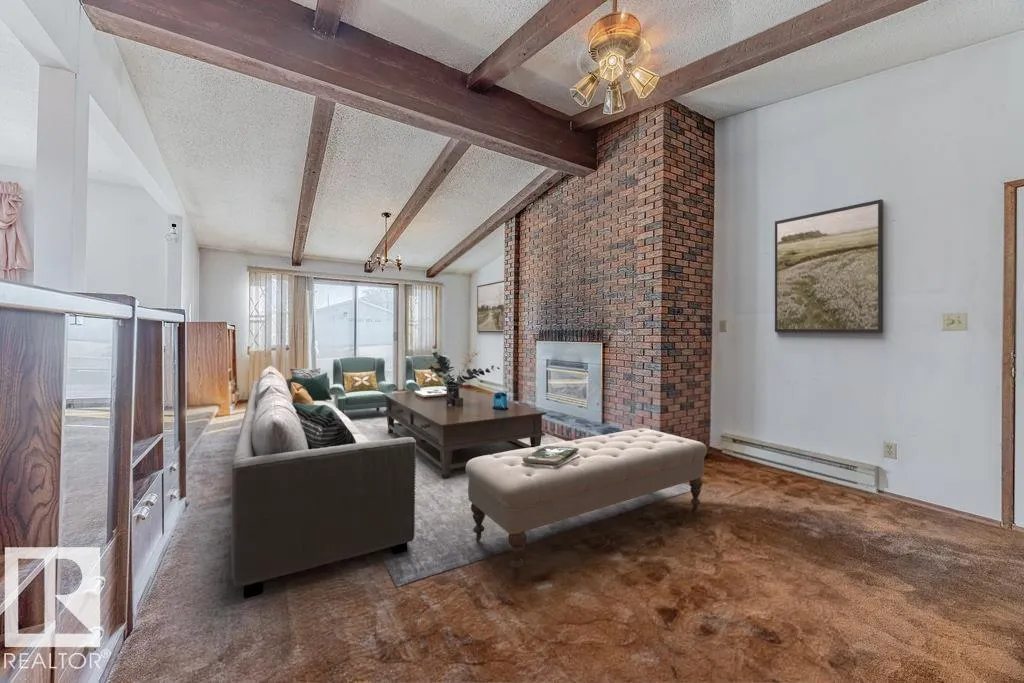 13546 90 ST NW